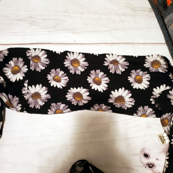 5/25 DAISY Scarf 100% Rayon - Picture 3 of 3